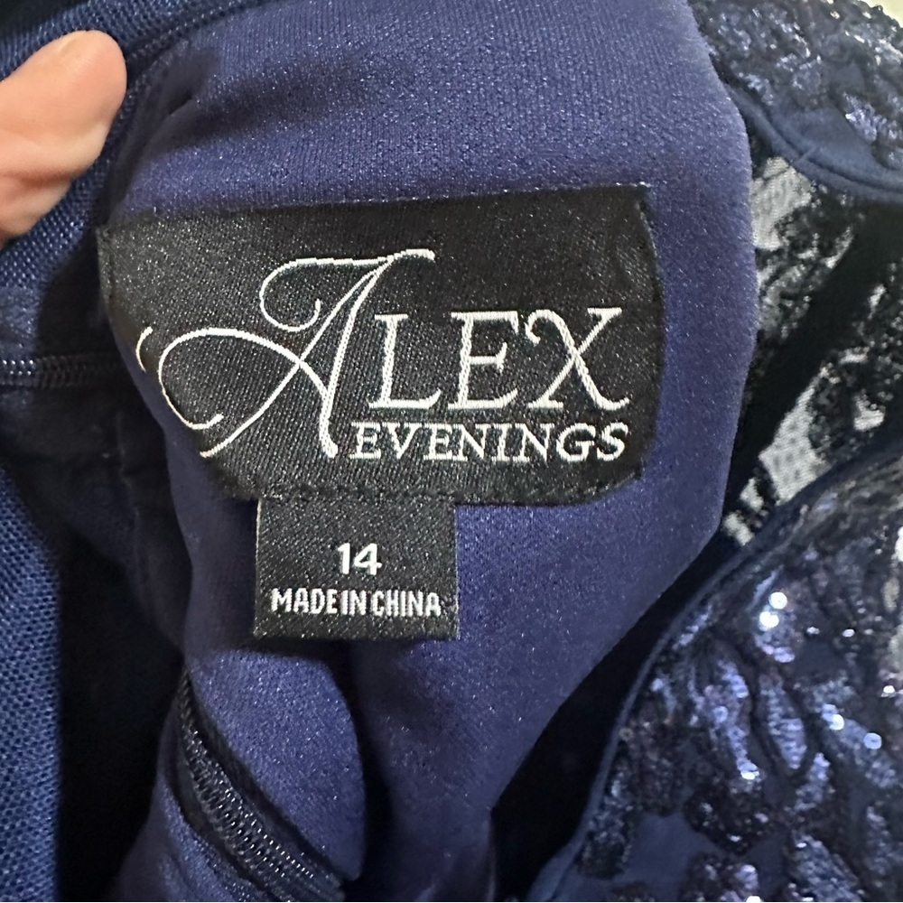 Alex Evenings Navy Blue Sequined V-Neck Chiffon Gown Size 14 NWT - Picture 7 of 9